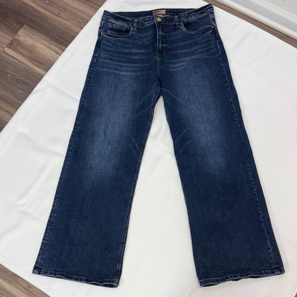 Kut from the Kloth Denim - KUT FROM THE KLOTH DARK BLUE STRAIGHT LEG JEANS!